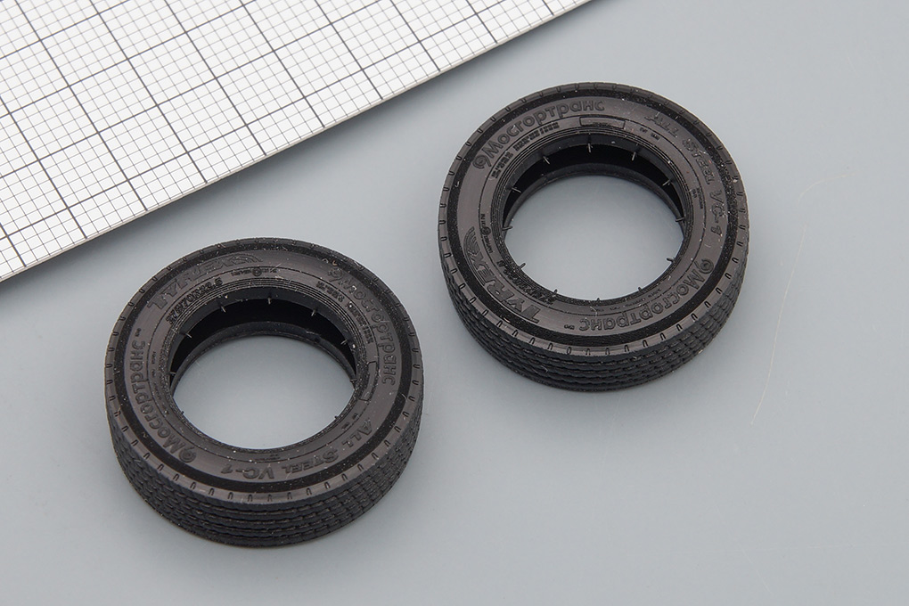 1:43 Резина для Автобусов (МГТ/Корморан) передняя, цена за шт. - XR-335