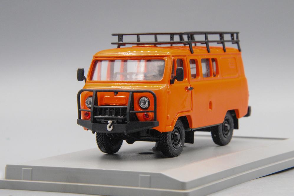 1:43 УАЗ СГР Комби Экспедиция, оранжевый - MC-01