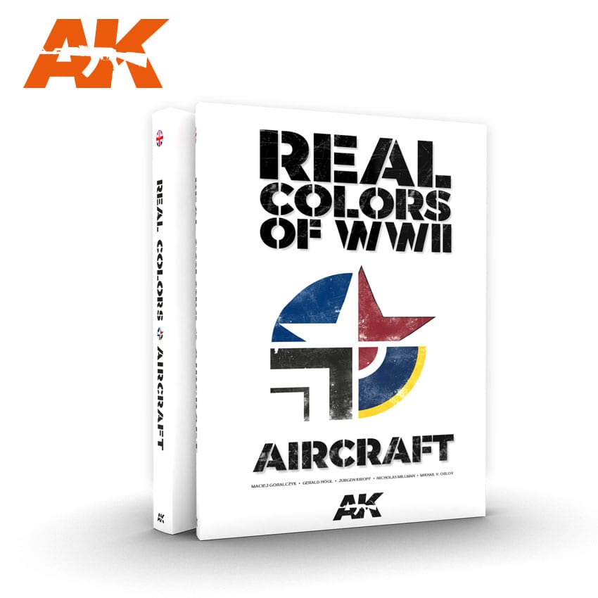 Книга на английском языке 'Real colors of WWII Aircraft' - AK-290