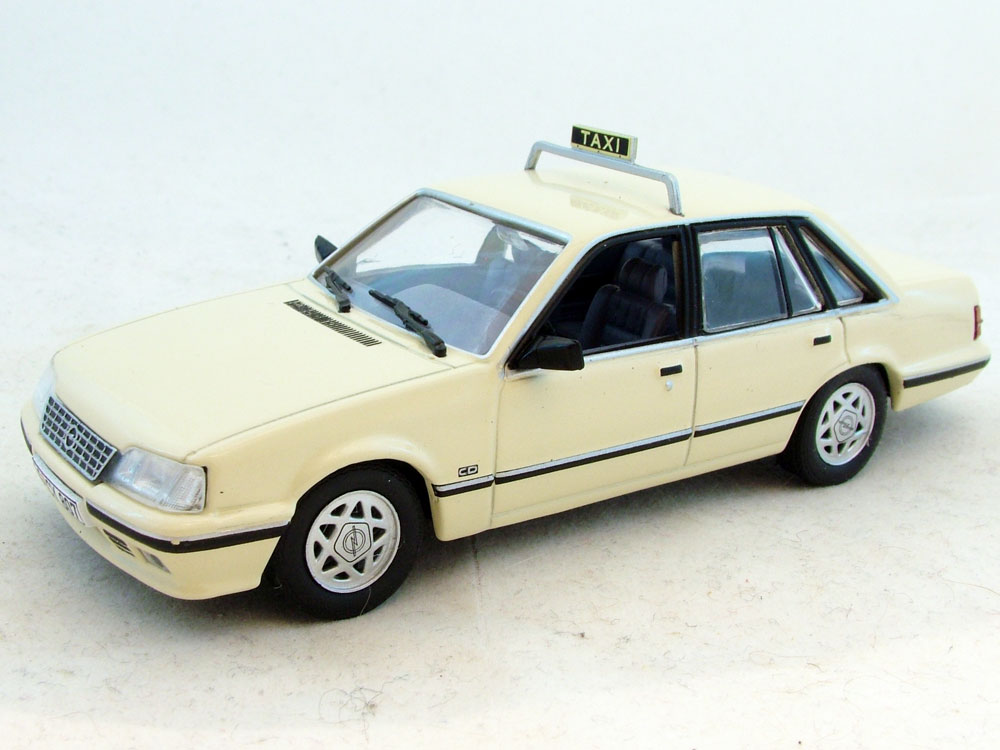 1:43 OPEL Senator A2 Taxi (1982-1986), light biege - OP120