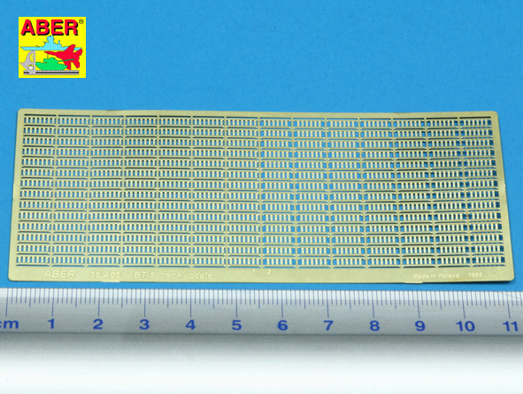 1:35 Parts to construct movabl tracks for Bt-5 - 35 A05