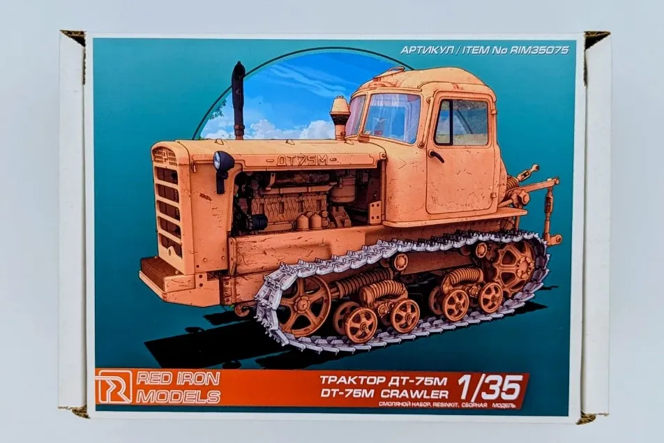 1:35 Сборная модель Трактор ДТ-75М (ВгТЗ) - RIM35075