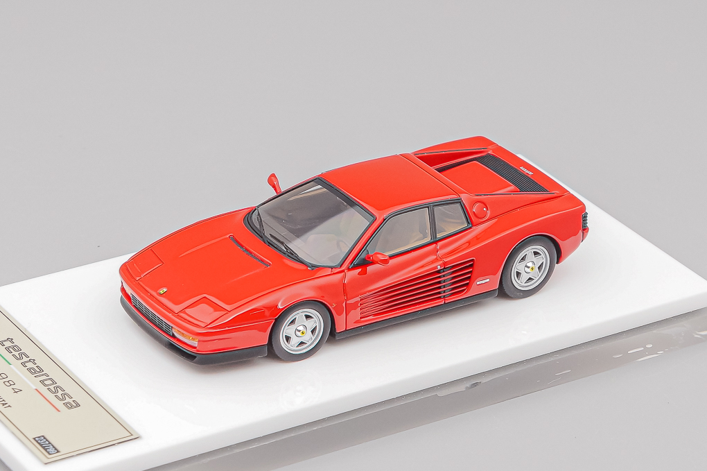 1:64 FERRARI Testarossa (1984), Rosso Corsa - CM424
