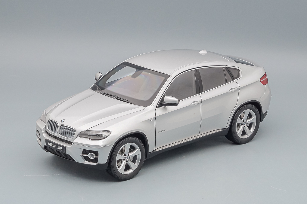 1:18 BMW X6 xDrive 50i (E71), silver - 08761SG-X1