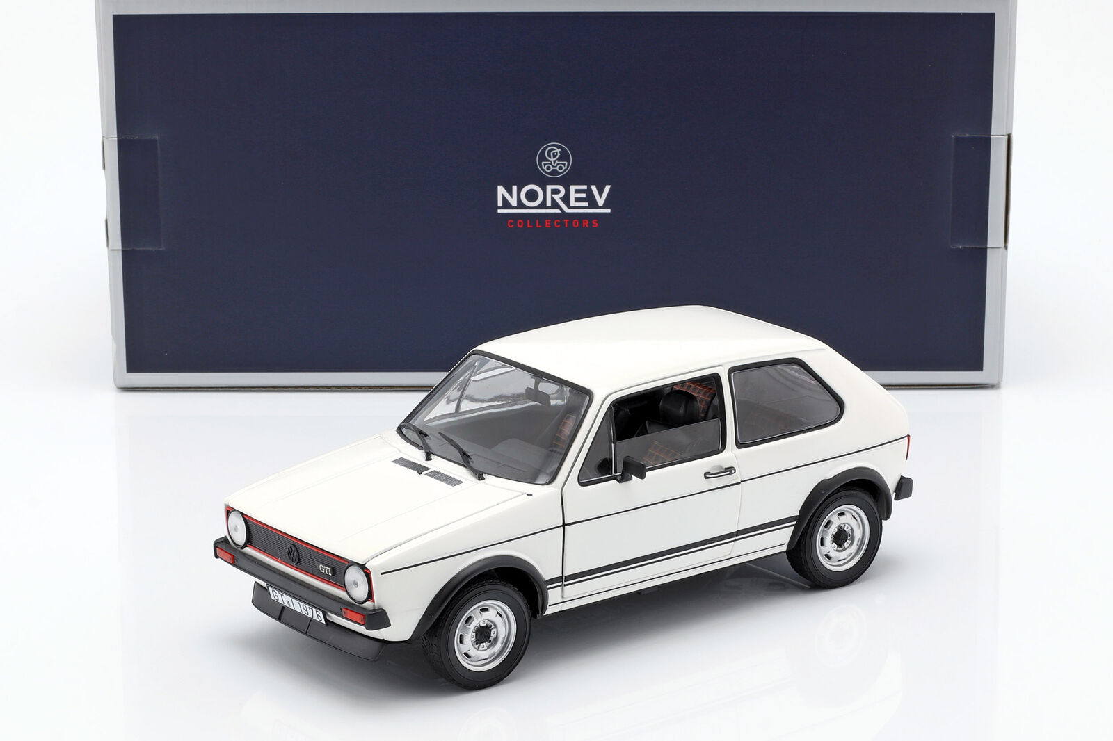 1:18 VOLKSWAGEN Golf I GTI (3-двери) 1977 White - 188484