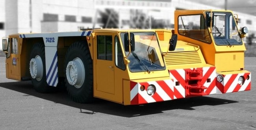 1:43 сборная модель аэродромный тягач БЕЛАЗ-7421