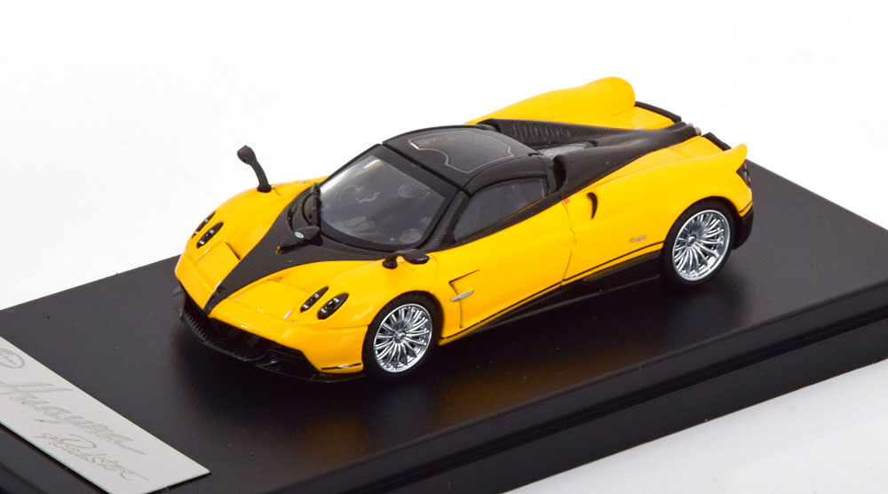 1:64 PAGANI Huayra Roadster, yellow - 64015YE