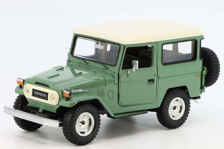 1:24 TOYOTA FJ40 Hardtop Land Cruiser (1970) , light green - 79323PTM