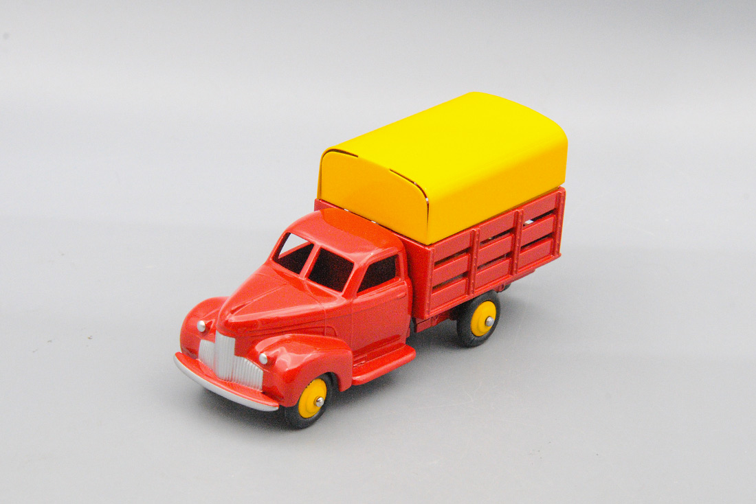 1:50 STUDEBAKER Tapissiere, red/yellow - 25L