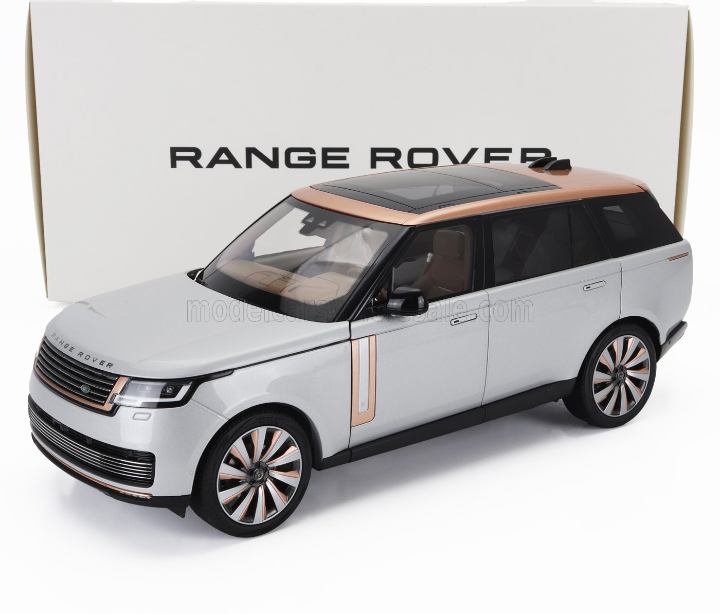 1:18 LAND ROVER Range Rover (2022), Silver - LCD18017-Si