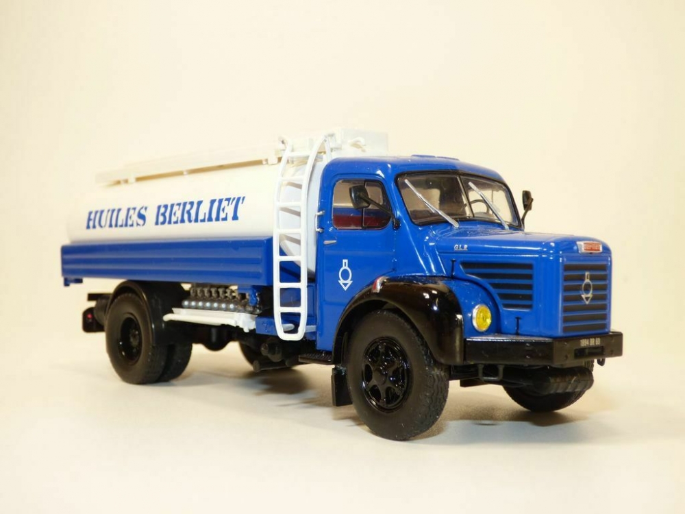 1:43 Berliet GLR 8 M2 цистерна Huiles Berliet 1960, синий с белым - BER39