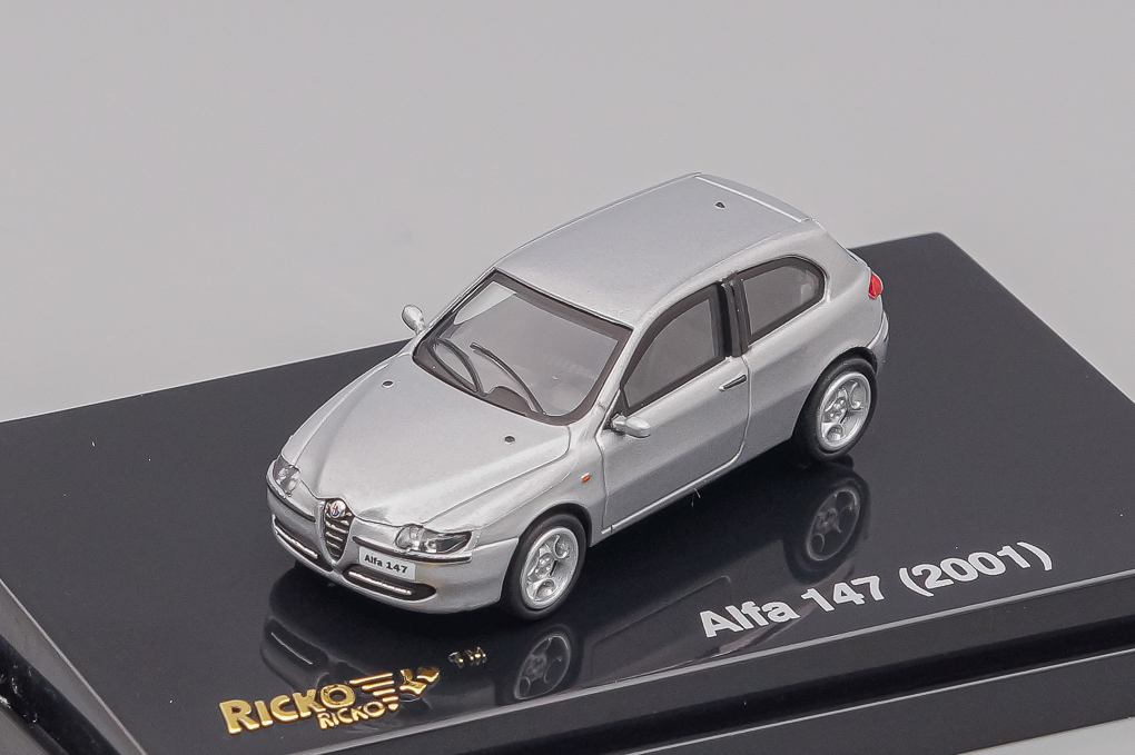 1:87 ALFA ROMEO 147 1.9 JTD (2001), silvermetallic - 38811S-X1
