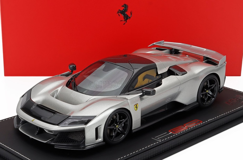 1:18 FERRARI F80 2024 - Carbon Rims - Con Vetrina - With Showcase, silver - P18253E-VET