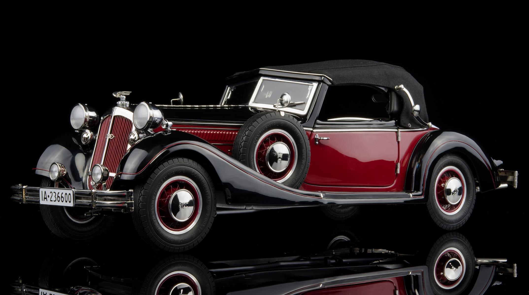 1:12 HORCH 853 (1937), two-tone finish red / black - C-010