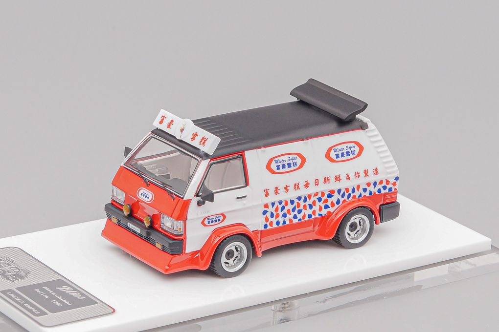 1:64 MITSUBISHI Delica L300, white / red - BLSS001