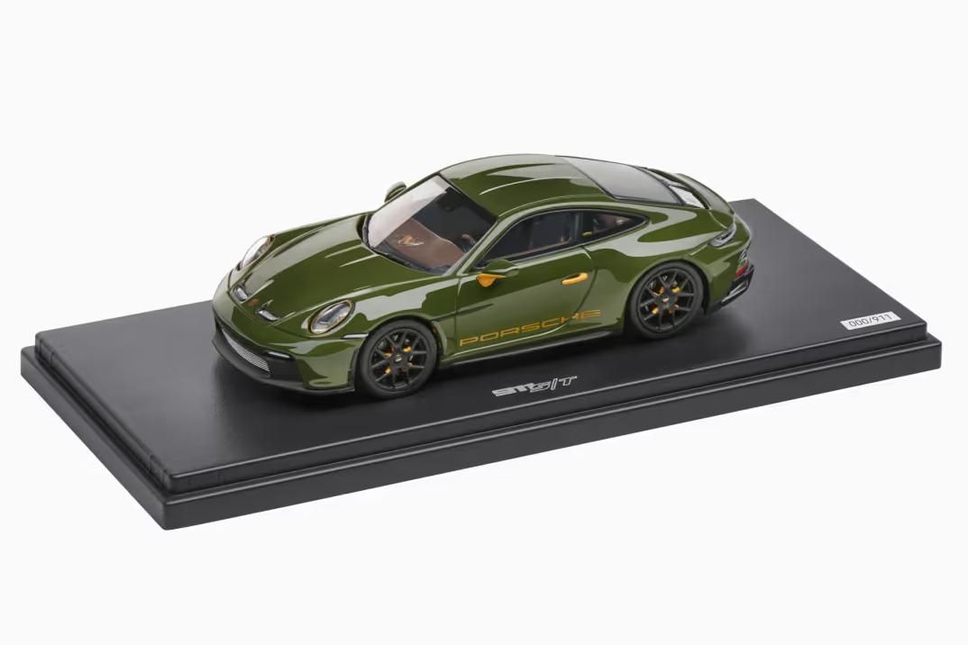 1:43 PORSCHE 911 992 S/T Coupe Special Request (2024), green - WAP020560260ST