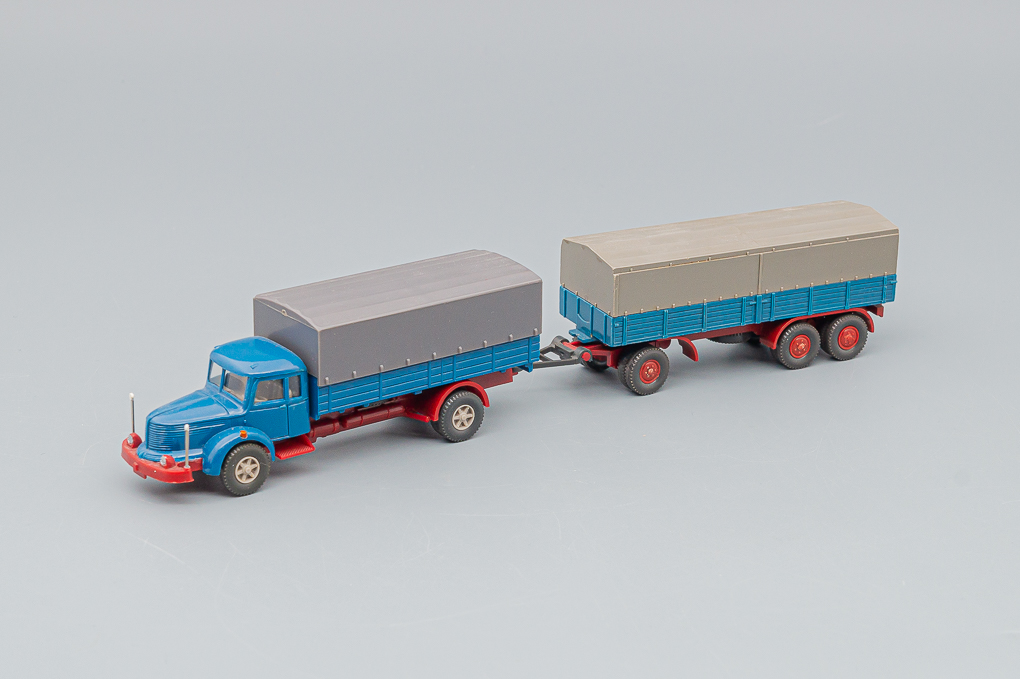 1:87 KRUPP Titan Truck / Trailer Canvas, skyblue / red / gray - 480-X1