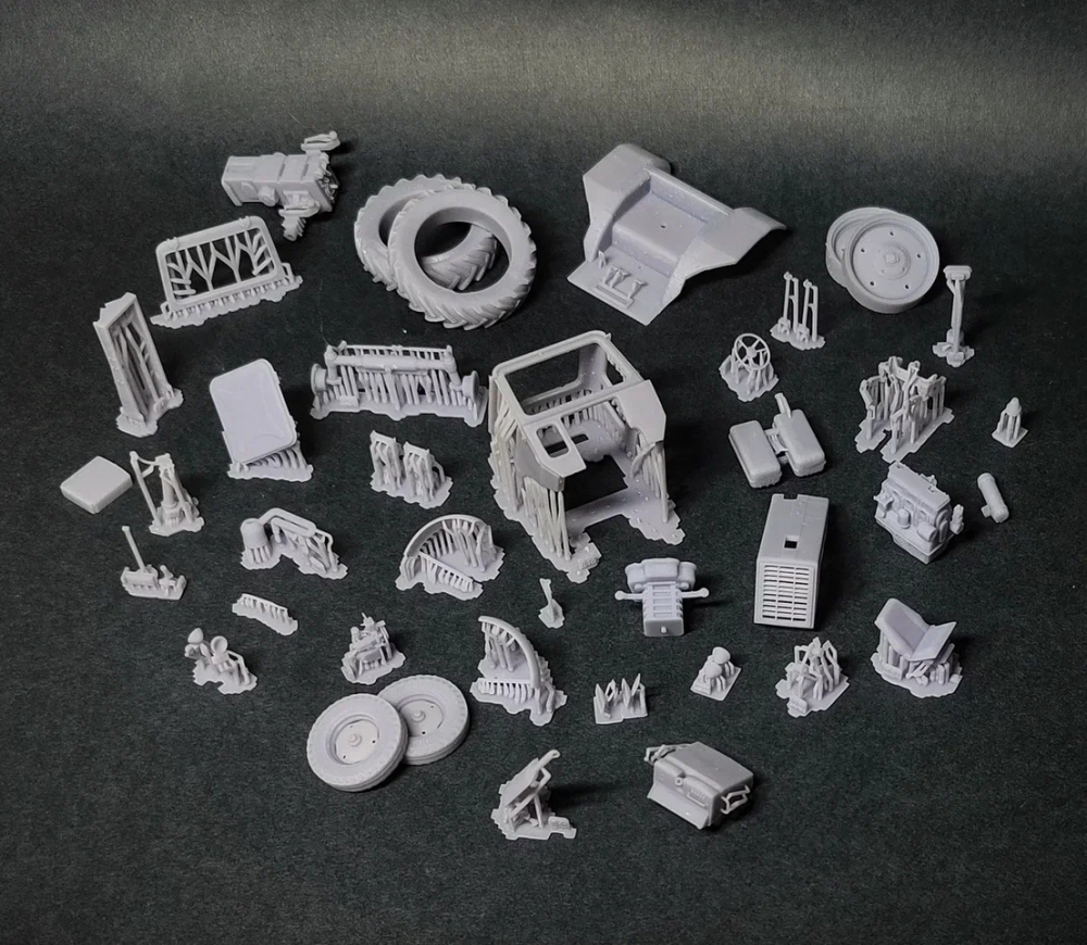 1:43 Сборная модель Трактор МТЗ-80 с плугом ПЛН-3 - sfs1343