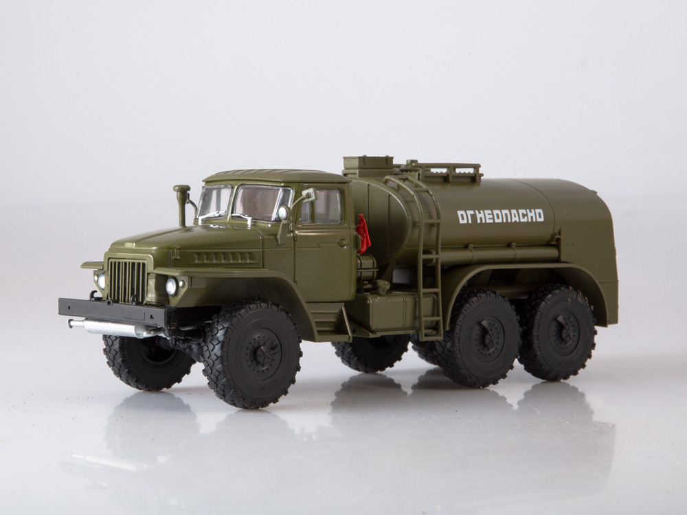 1:43 Топливозаправщик ТЗ-5 (375), Легендарные Грузовики СССР 10 - LG010