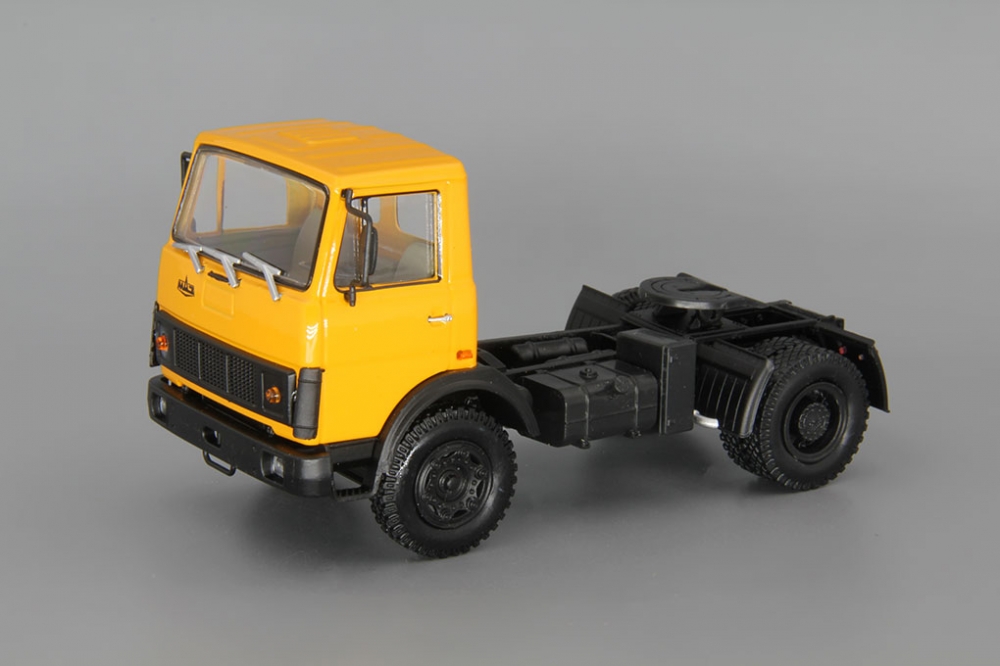 1:43 Минский 5433 седельный тягач (1987-1993), оранжевый - H7900