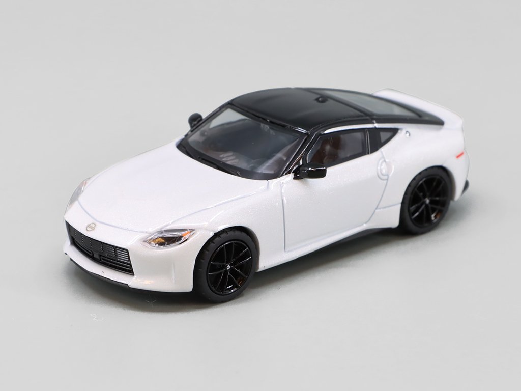 1:64 NISSAN Z Performance (2023) LHD, white/black - MGT00599-L