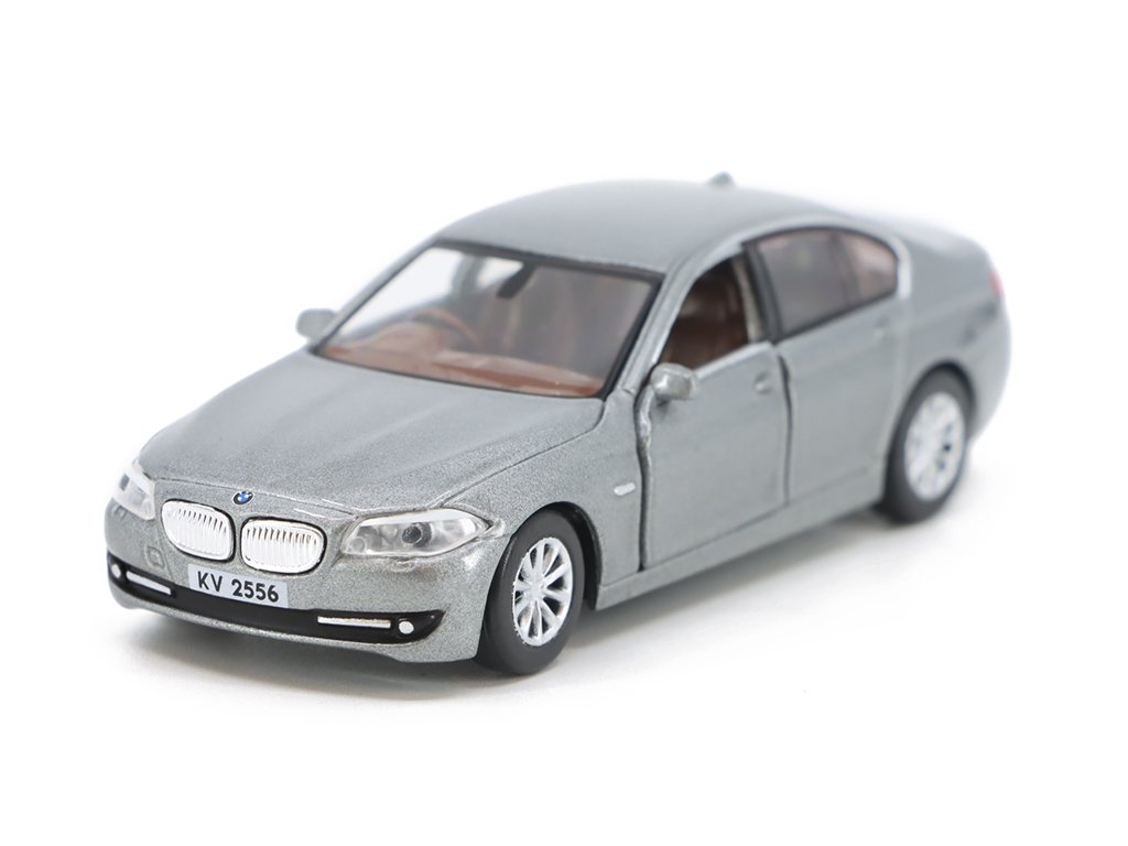 1:64 BMW 5 Series F10, grey - ATC64516