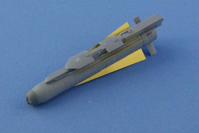 1:32 AGM65 maverik + LAU-117/A GUIDED MISSILE LAUNCHER (2 pcs. , decal, PE parts) - NS32003