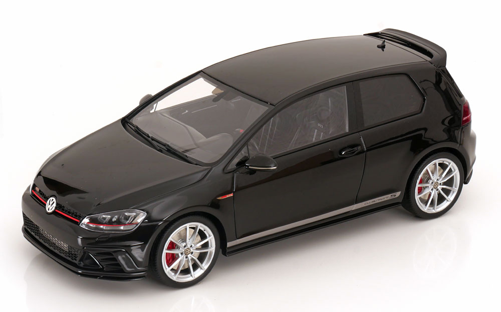 1:18 VOLKSWAGEN Golf 7 GTI Clubsport S (2017), black - DNA000161