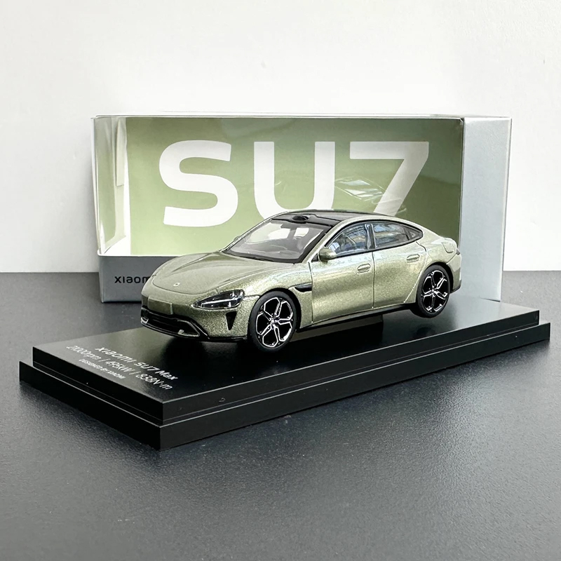 1:64 XIAOMI SU7 (2024), Olive Green - CM401OG