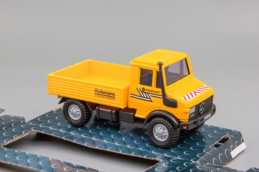 1:50 MERCEDES-BENZ Unimog, бортовой, оранжевый - crc329