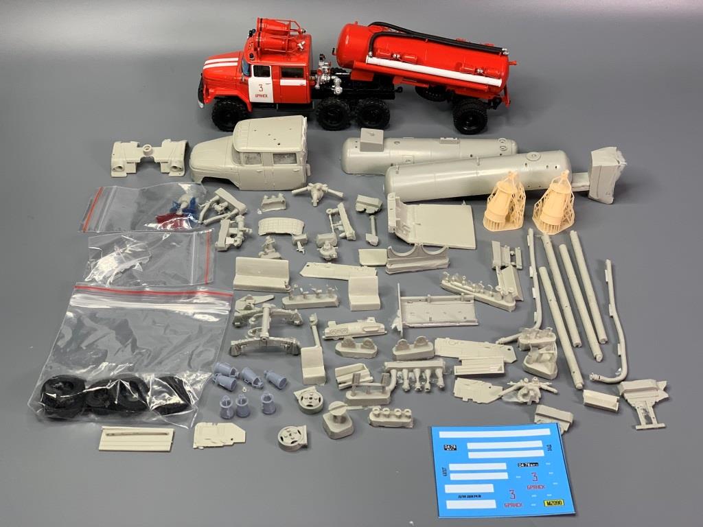 1:43 Набор для конверсии Пожарный автомобиль ЗИL 131 (Томск) + п/прицеп - MZ090