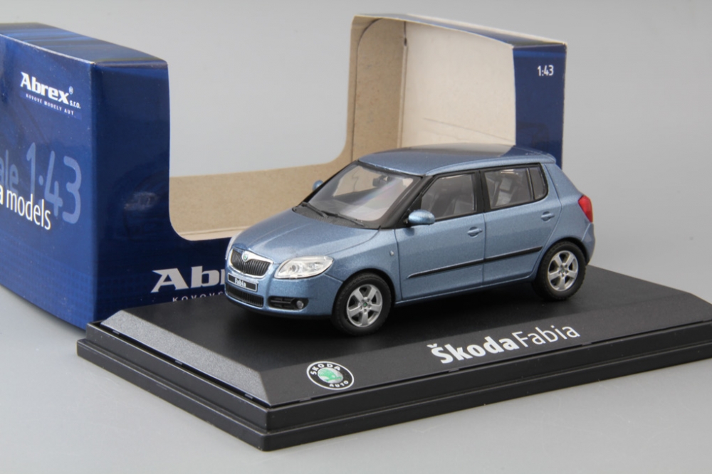 1:43 SKODA Fabia II (2007), satin gray met. - 008CE