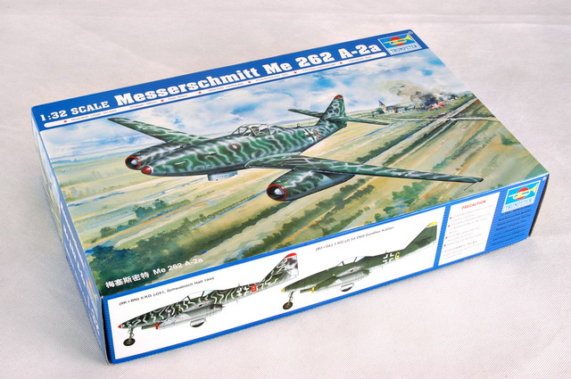1:32 Сборная модель Немецкий истребитель-бомбардировщик Messerschmitt Me262A-2a - 02236