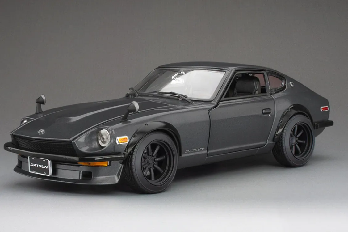 1:18 DATSUN 240Z (1971), dark gray - 3517