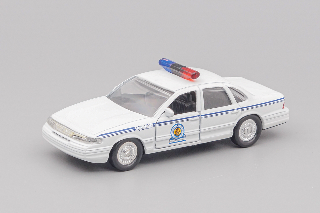 1:43 (Б/У) FORD Crown Victoria (1992) Helena Alabama Police 1997, white - RC054
