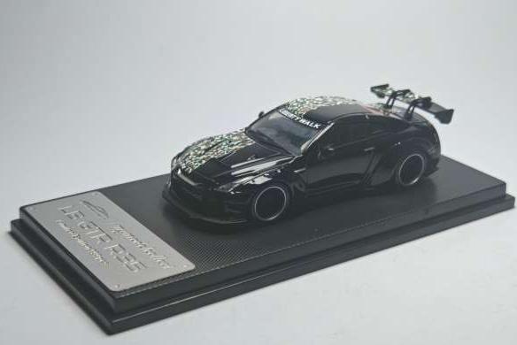 1:64 NISSAN GT-R 5V *LB*, camouflage/black - C640004L