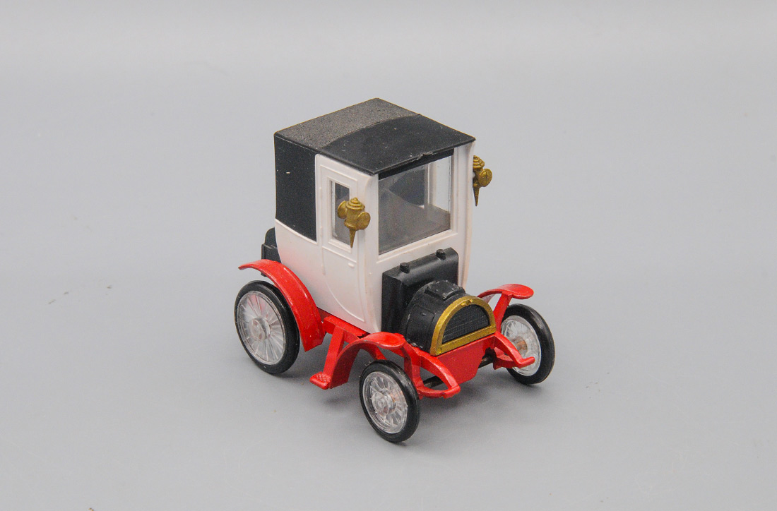 1:43 RENAULT 1900 Coupe, red/beige - SF-10