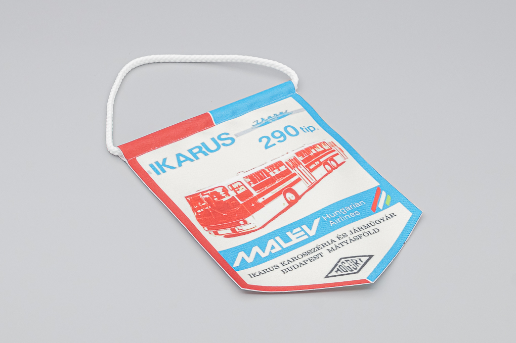 Вымпел IKARUS-290 -- 'Перонный автобус, Авиакомпания MALEV' - DES-070