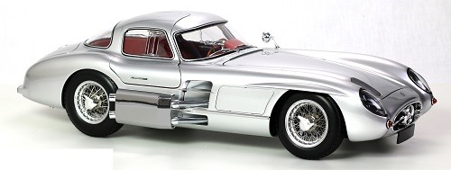 1:8 Сборная модель Mercedes-Benz 300 SLR Uhlenhaut (red interior) - LE105