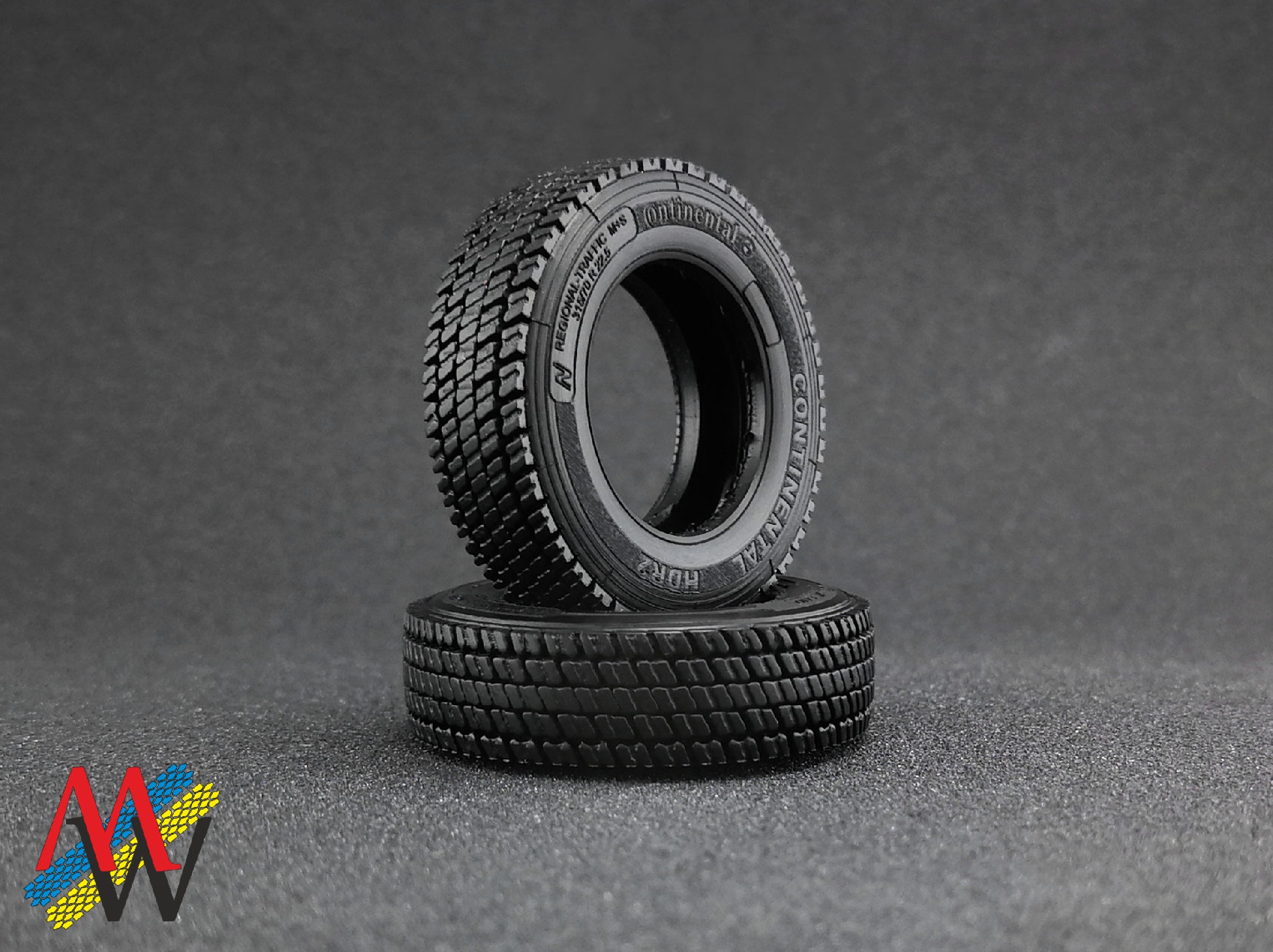 1:43 Резина Continental HSR2 / Michelin X line 315/70 R22,5 (задняя), цена за шт. - XR-179