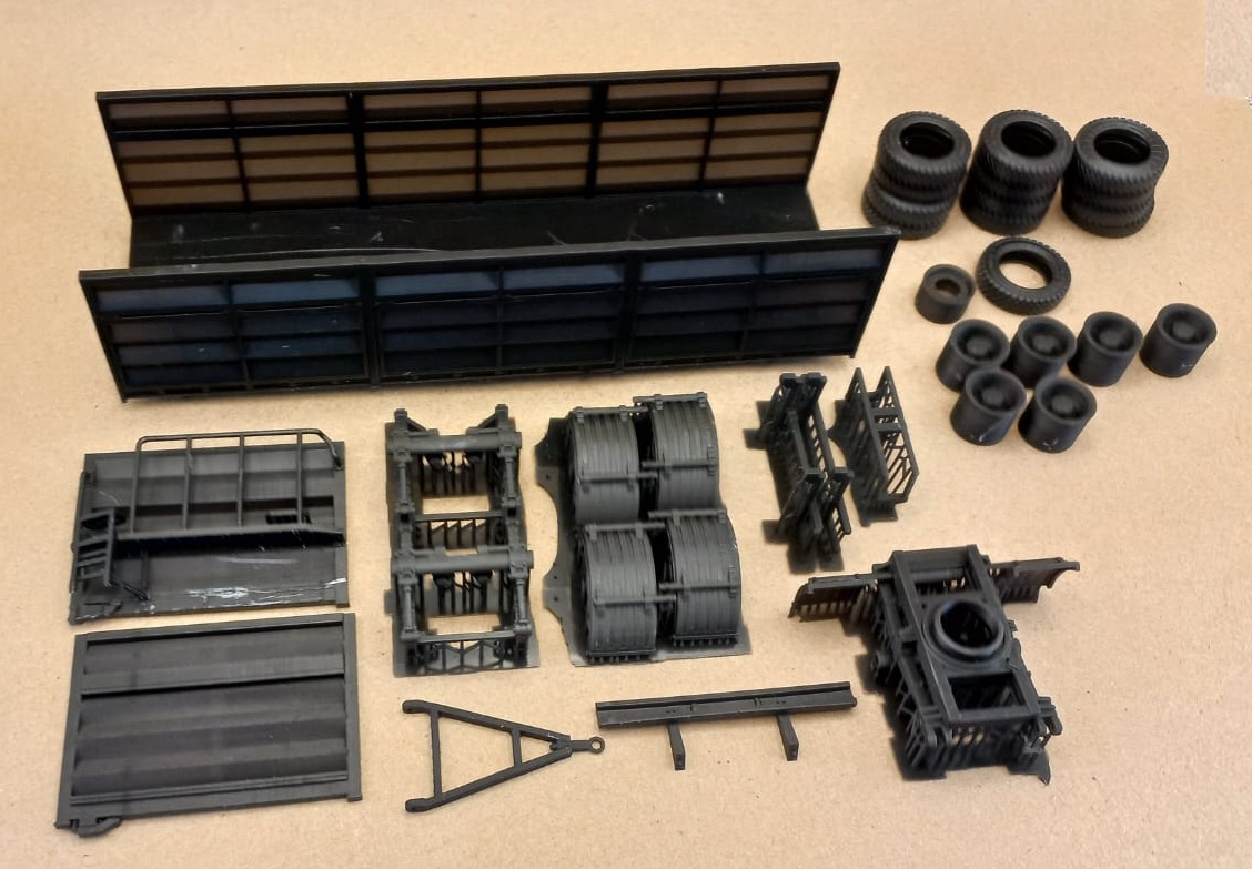 1:44 Сборная модель Нефаз-8332-04 (Зерновоз, двускатная ошиновка) - ККN83320400