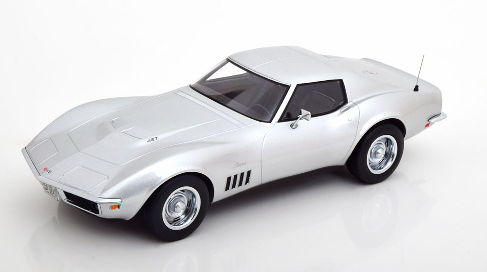 1:18 CHEVROLET Corvette C3 Coupe (1969), silver - 189032