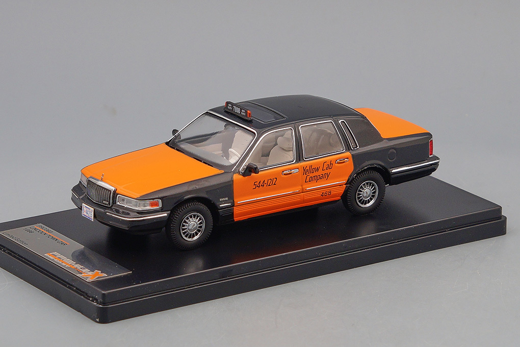 1:43 LINCOLN Town Car 'Yellow Cab Company' Taxi (1996), orange / black - PRD363