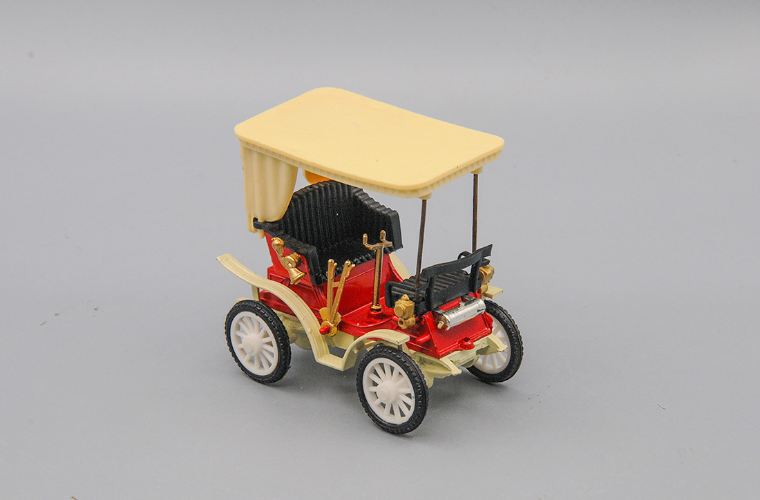 1:43 PEUGEOT Dais (1892), red/beige - SF-1