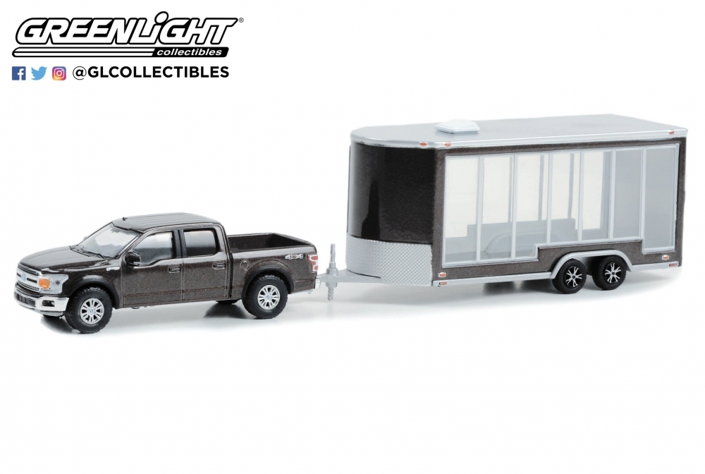 1:64 FORD F-150 Lariat 4x4 со стеклянным демонстрационным прицепом (2020), Stone Gray - 32280D
