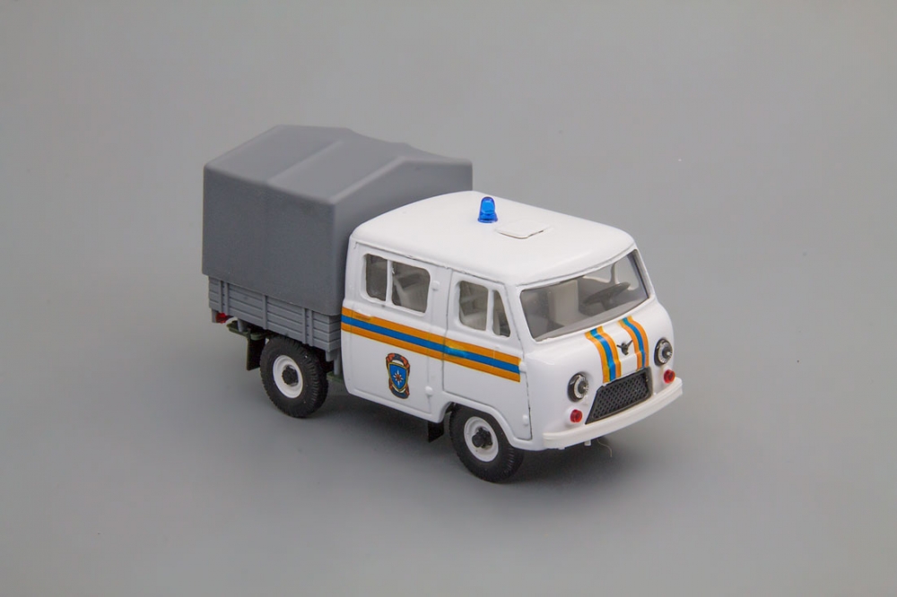 1:43 УАЗ 39094 Фермер 'МЧС' с тентом - 159571