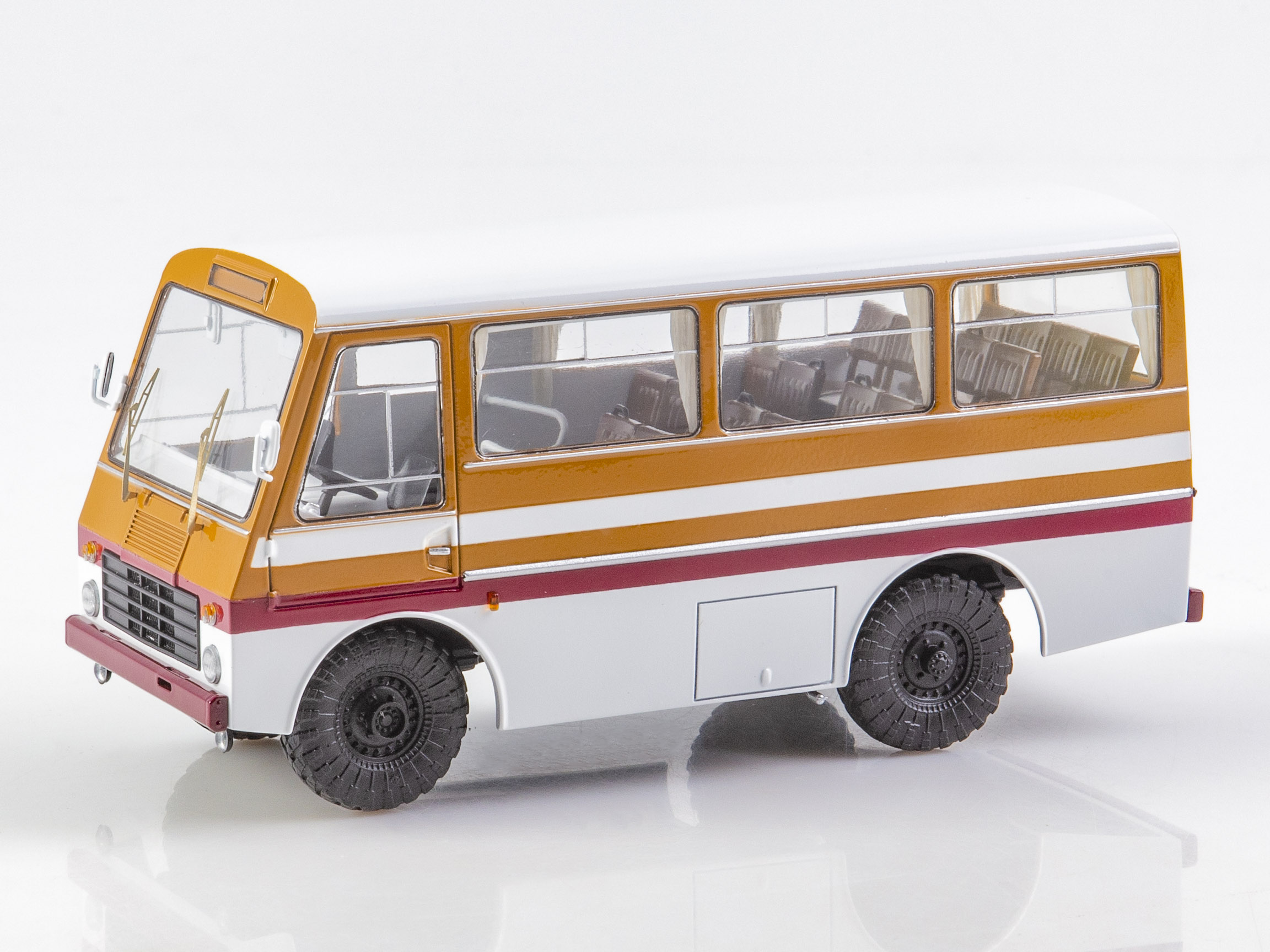 1:43 Автобус Karosa Дружба, белый / коричневый - 0265MP