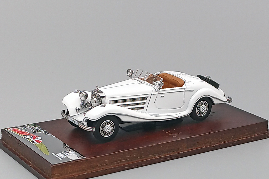 1:64 MERCEDES-BENZ 500K (W29), white - CM422WH