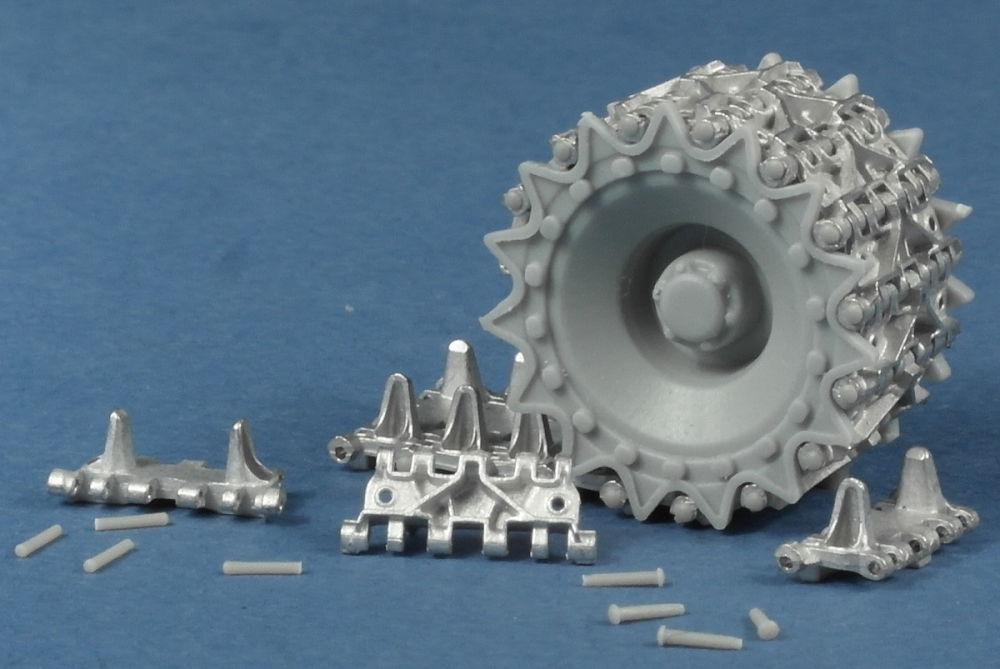 1:35 Траки наборные железные MT-LB / 2S1 'Gvozdika' Early Type(OMSh Type) - MTL35045