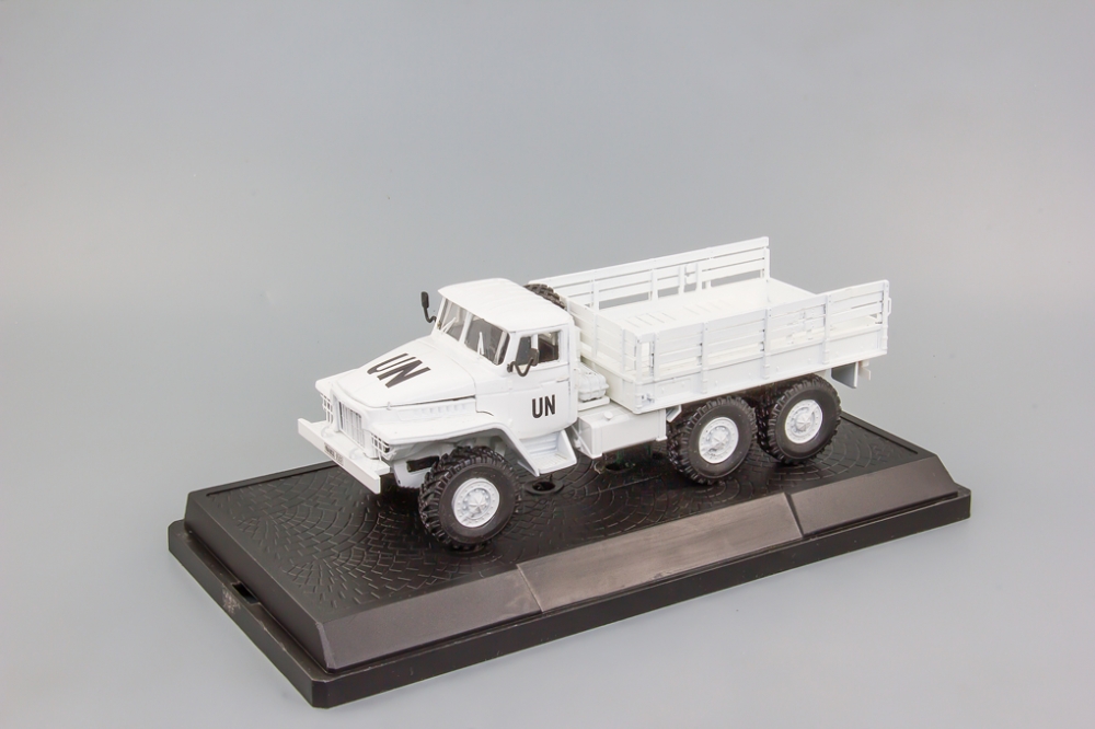 1:43 Уральский-375Д 'ООН' (производитель Скейл) - SK007